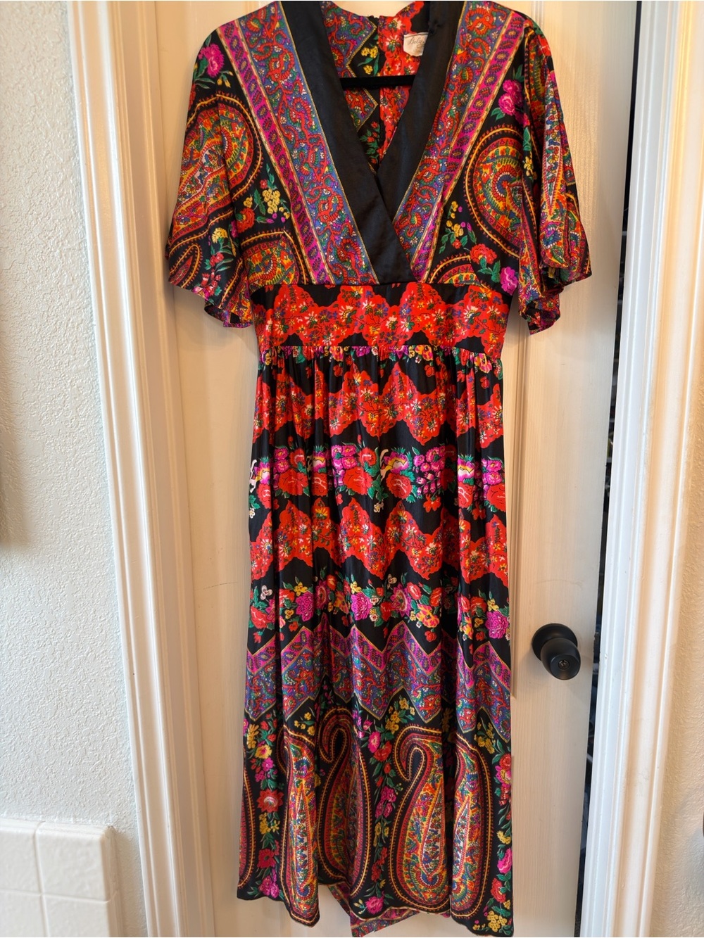 Vintage Black & Red Floral Paisley Maxi Dress with V-Neck